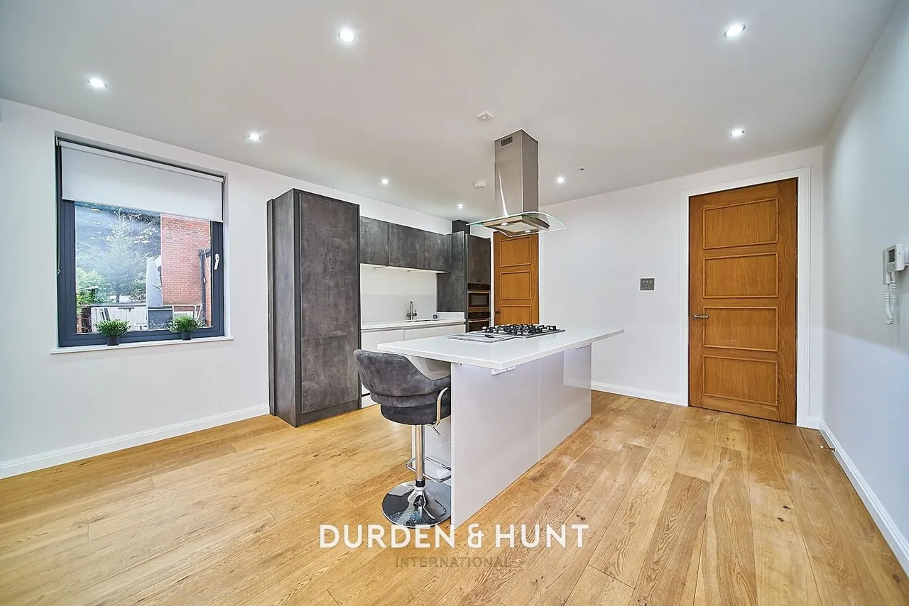 Eden Avenue, Chigwell, IG7, photo 7
