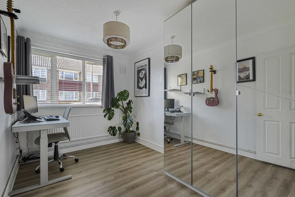 Colyer Close, London, SE9, photo 6