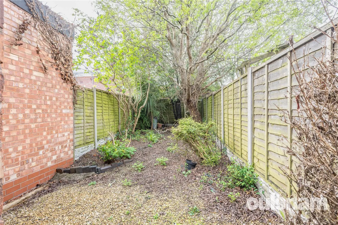 Rowheath Road, Cotteridge, Birmingham, West Midlands, B30 2EU, photo 3