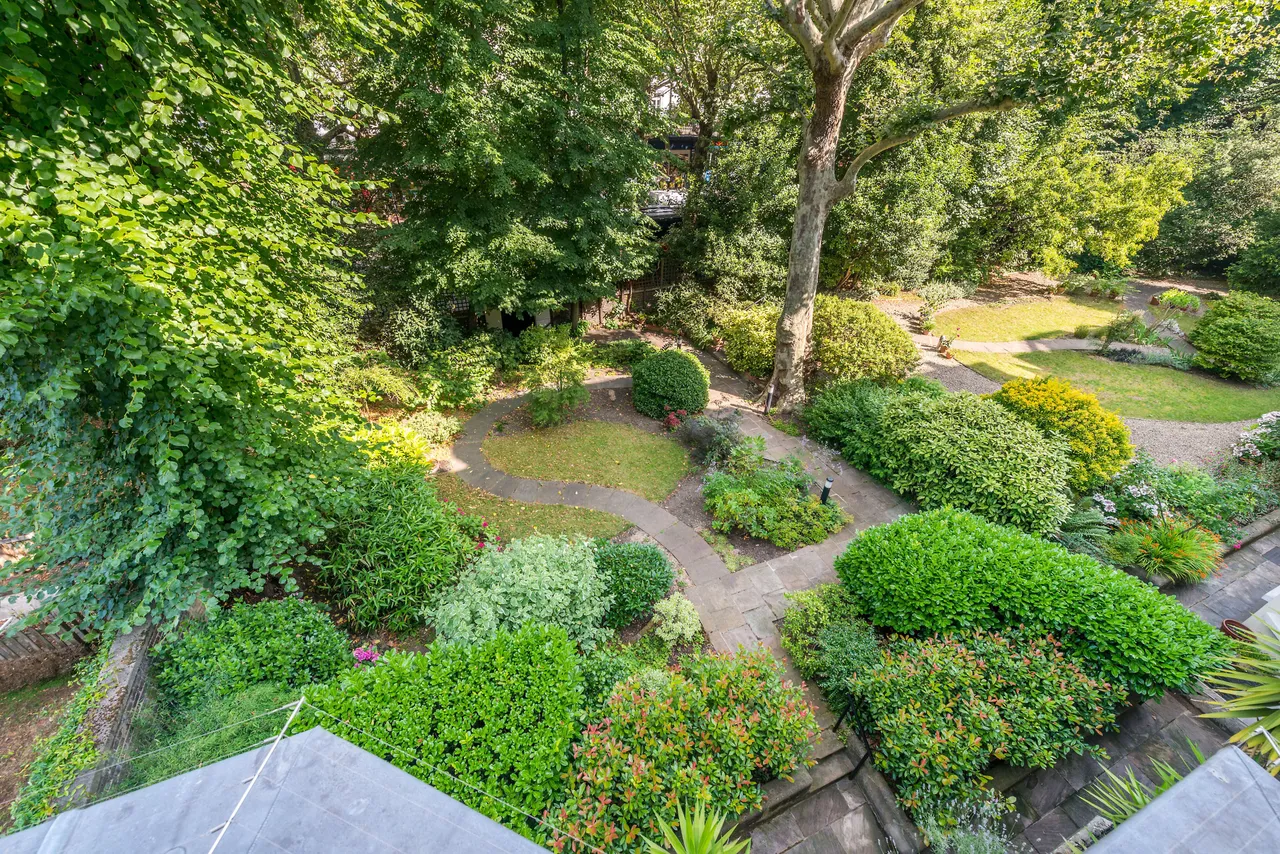 Flat 4, 69 Holland Park, London, photo 3