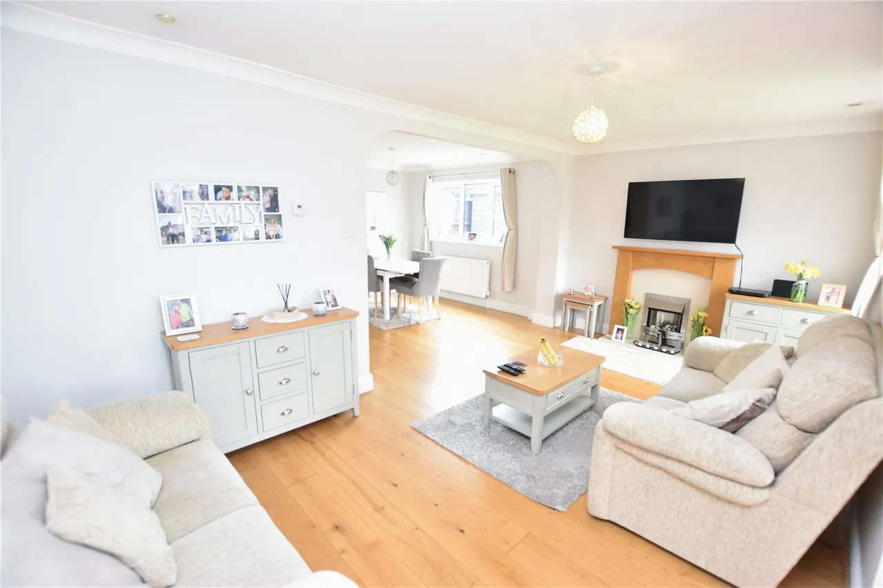 Wilton Court, Farnborough, Hampshire, GU14 7EL, photo 6