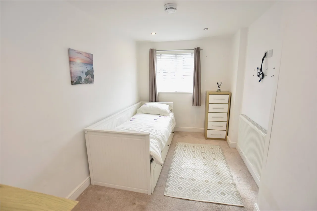 Wilton Court, Farnborough, Hampshire, GU14 7EL, photo 10