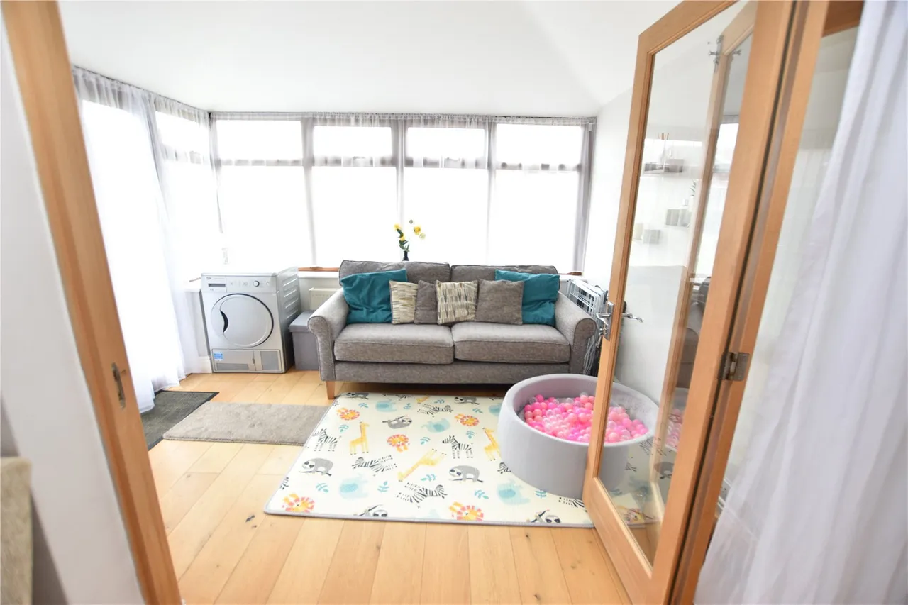 Wilton Court, Farnborough, Hampshire, GU14 7EL, photo 5