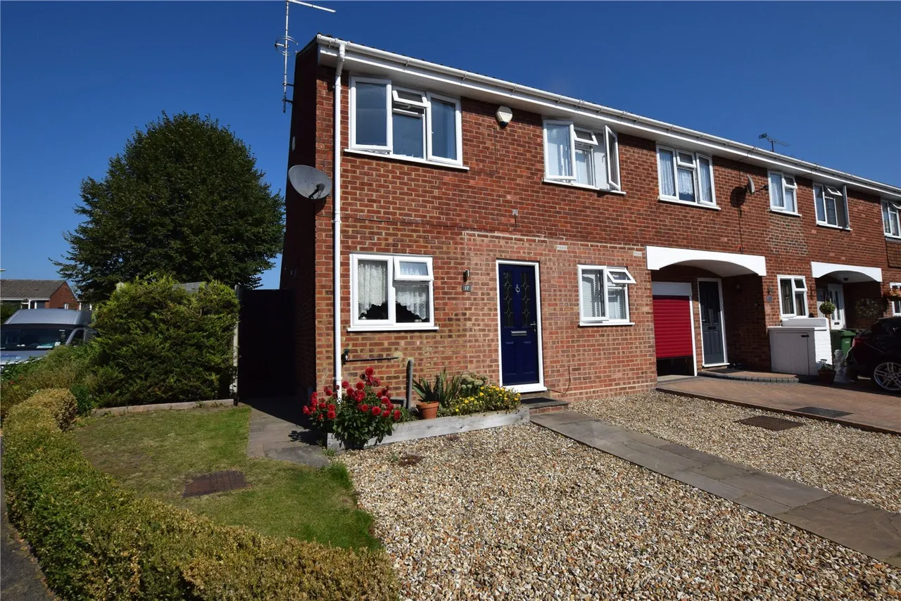 3 bed house for sale — Wilton Court, Farnborough, Hampshire, GU14 7EL