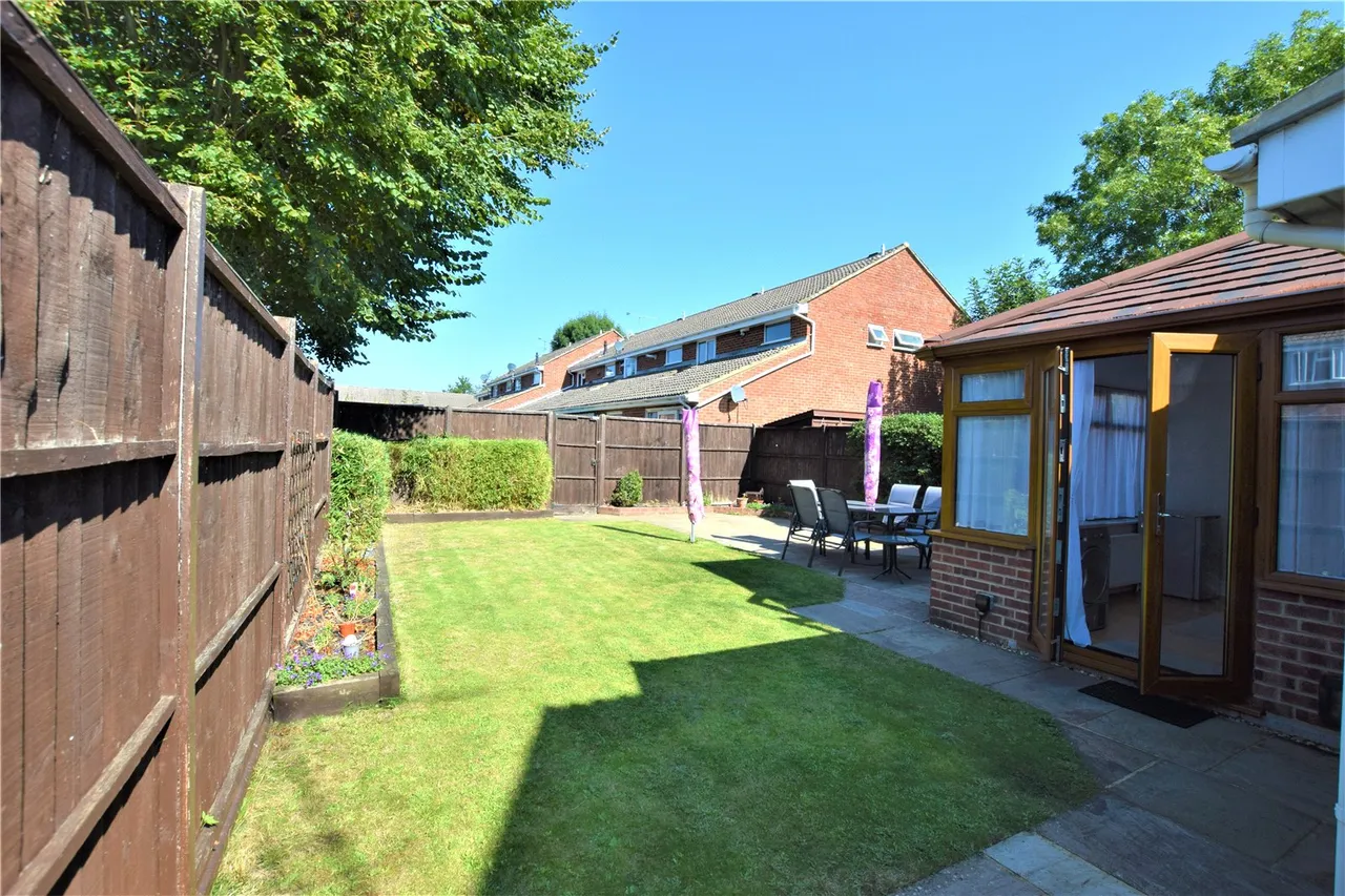 Wilton Court, Farnborough, Hampshire, GU14 7EL, photo 16