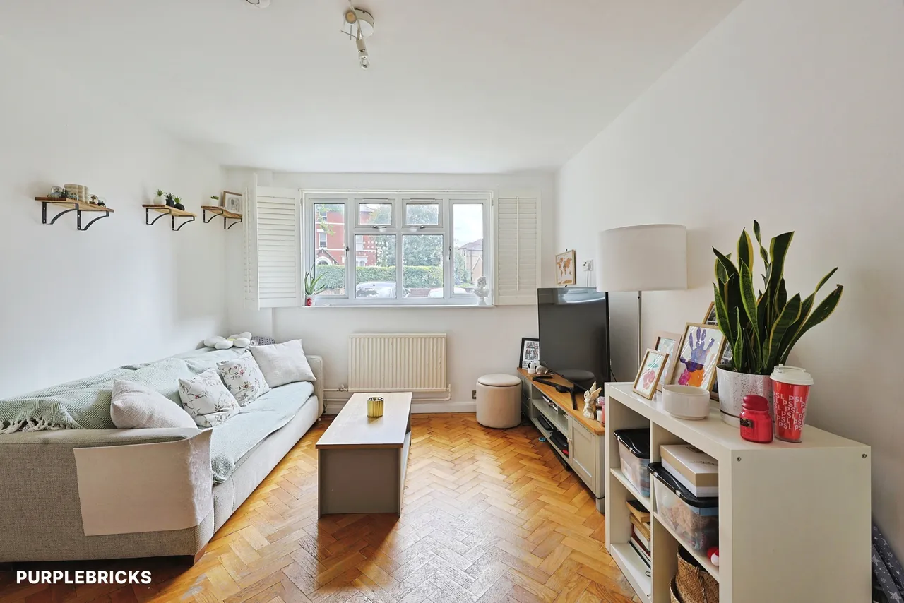 1 bed flat for sale, Upper Richmond Road, London, SW15