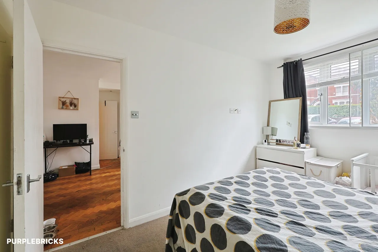 Upper Richmond Road, London, SW15, photo 13