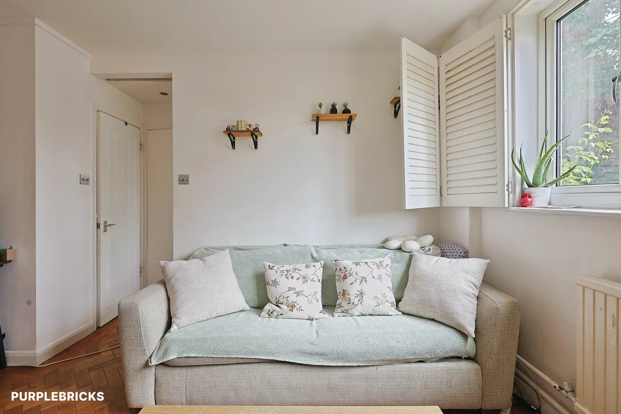 Upper Richmond Road, London, SW15, photo 6