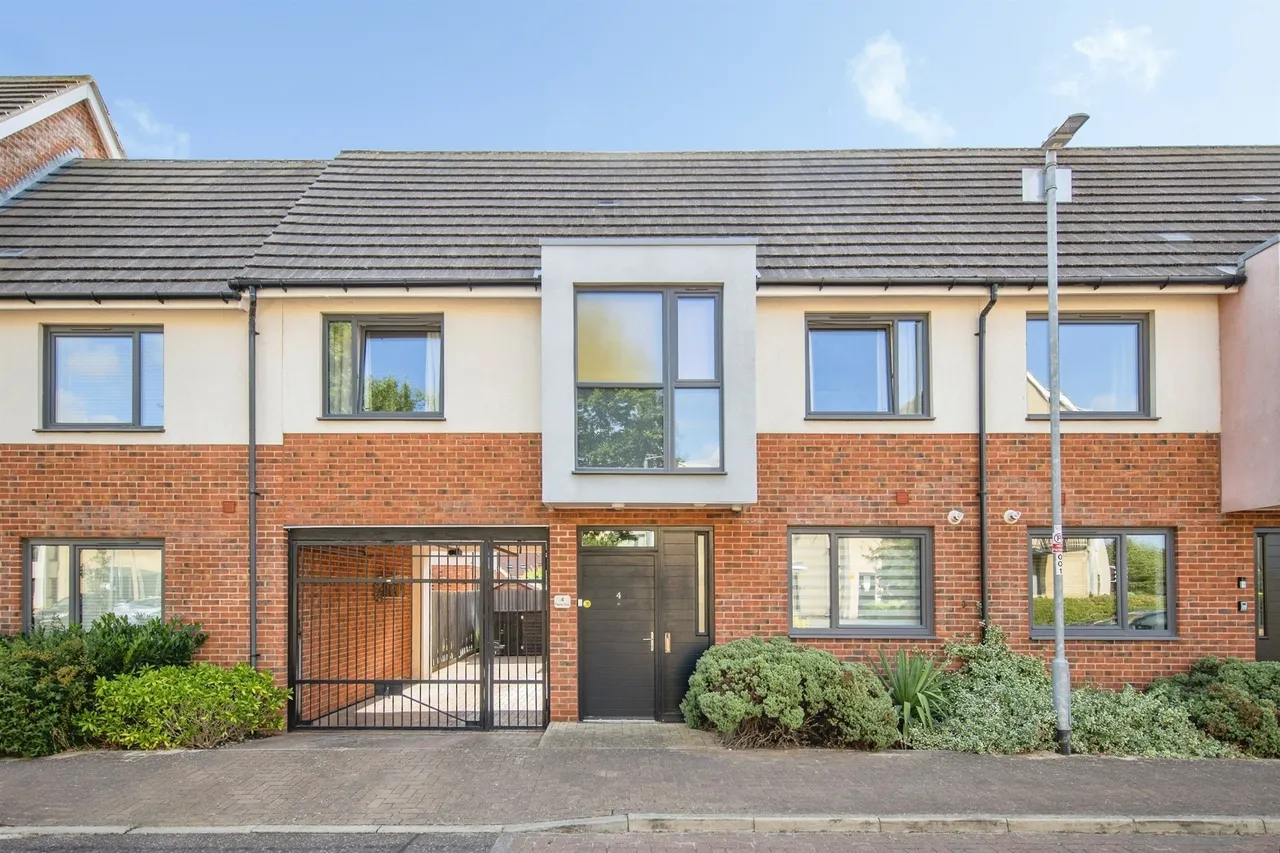 2 bed house for sale — Flame Way, Colchester