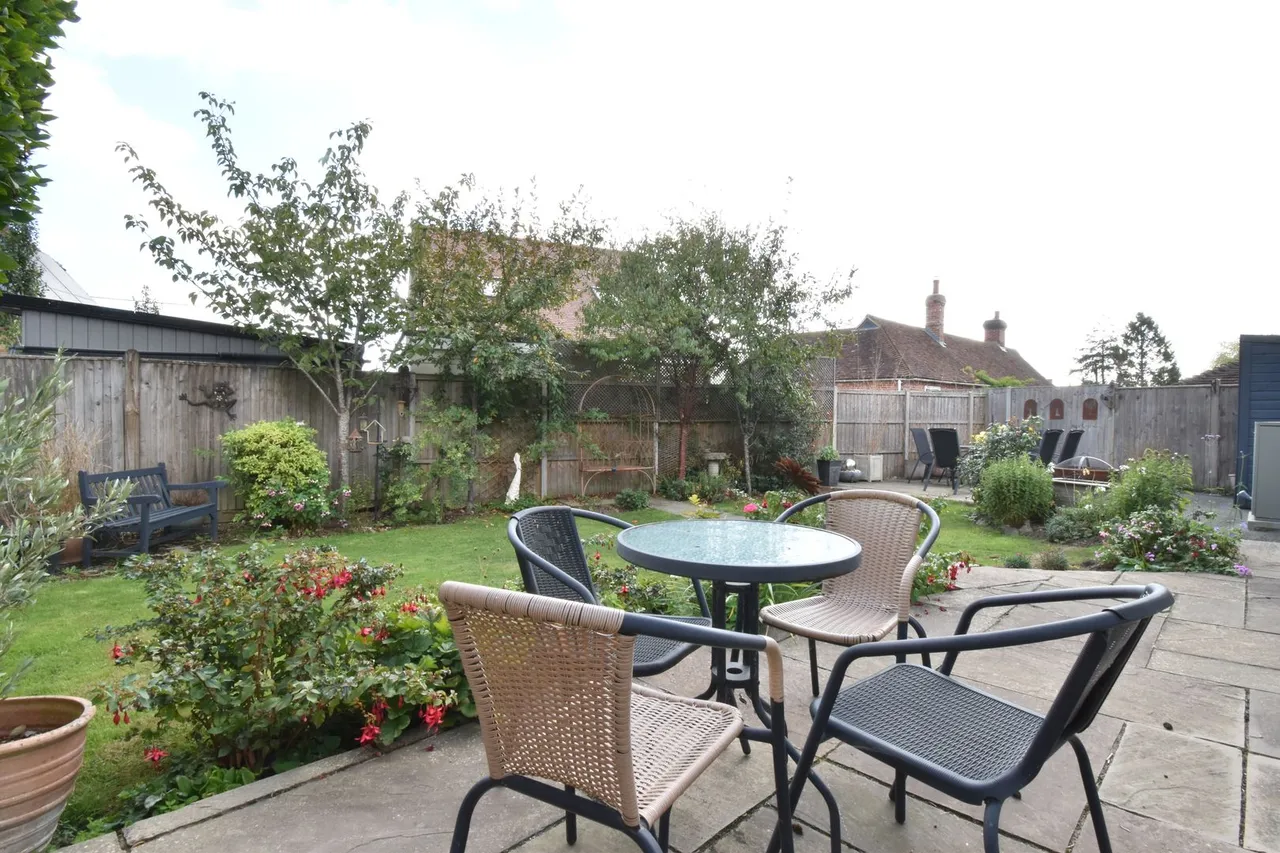 Headcorn Road, Grafty Green, photo 13
