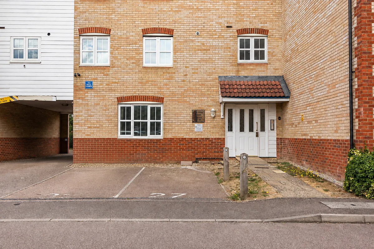 Stoney Bridge Drive, Waltham Abbey, EN9, photo 14