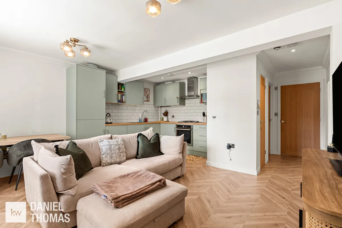 Stoney Bridge Drive, Waltham Abbey, EN9, photo 2