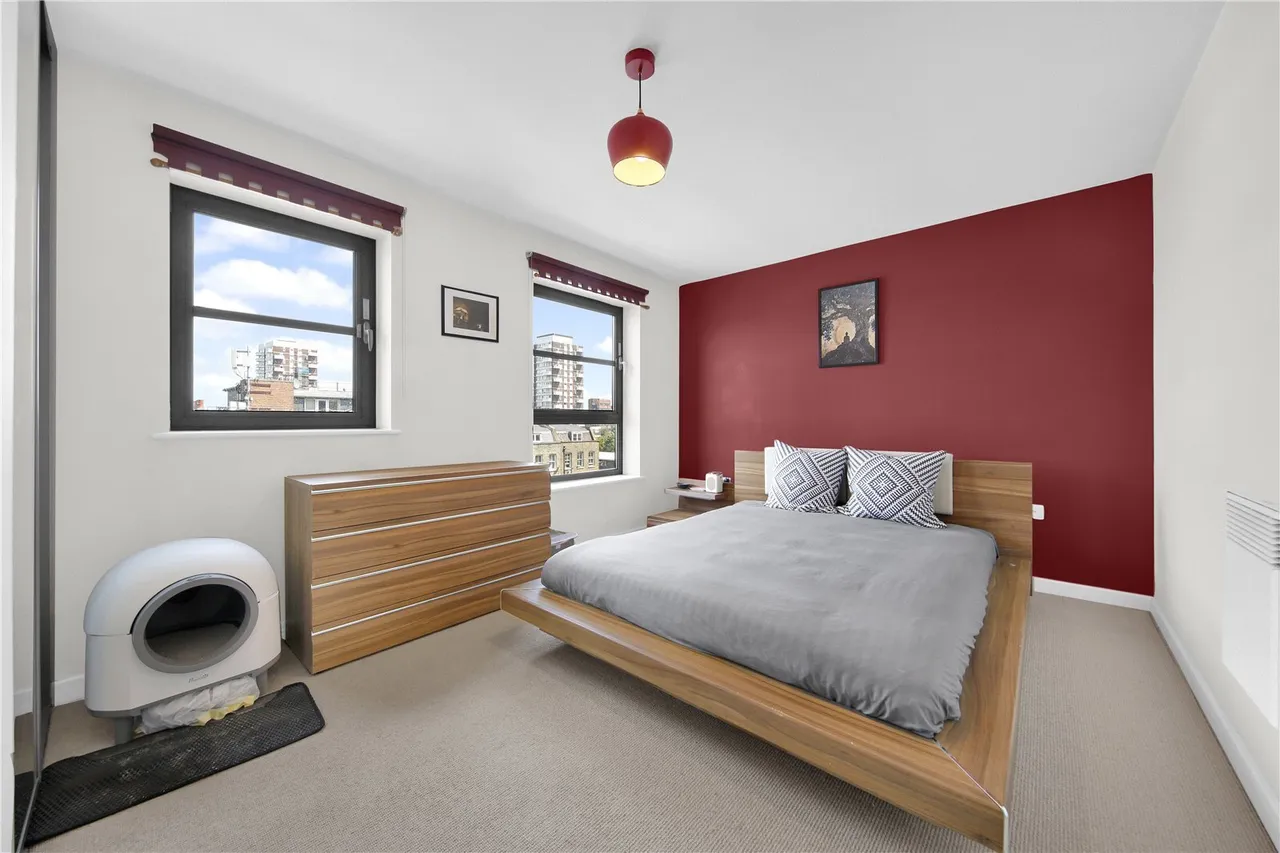 Commercial Road, London, E14, photo 19