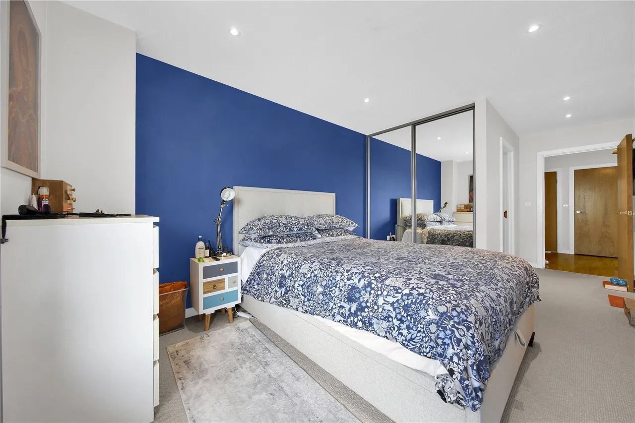 Commercial Road, London, E14, photo 16