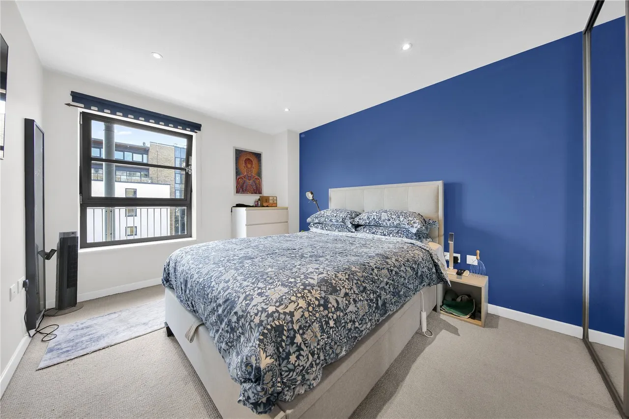 Commercial Road, London, E14, photo 15