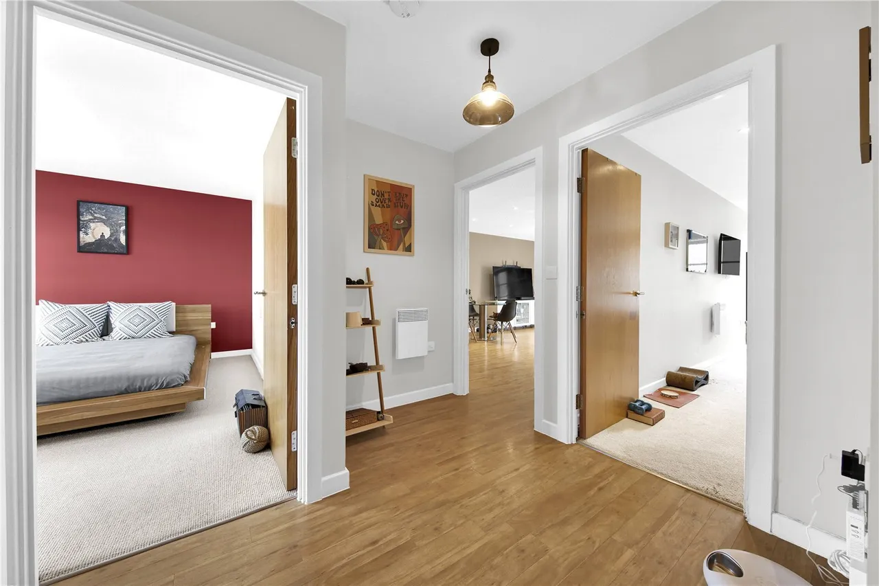 Commercial Road, London, E14, photo 13