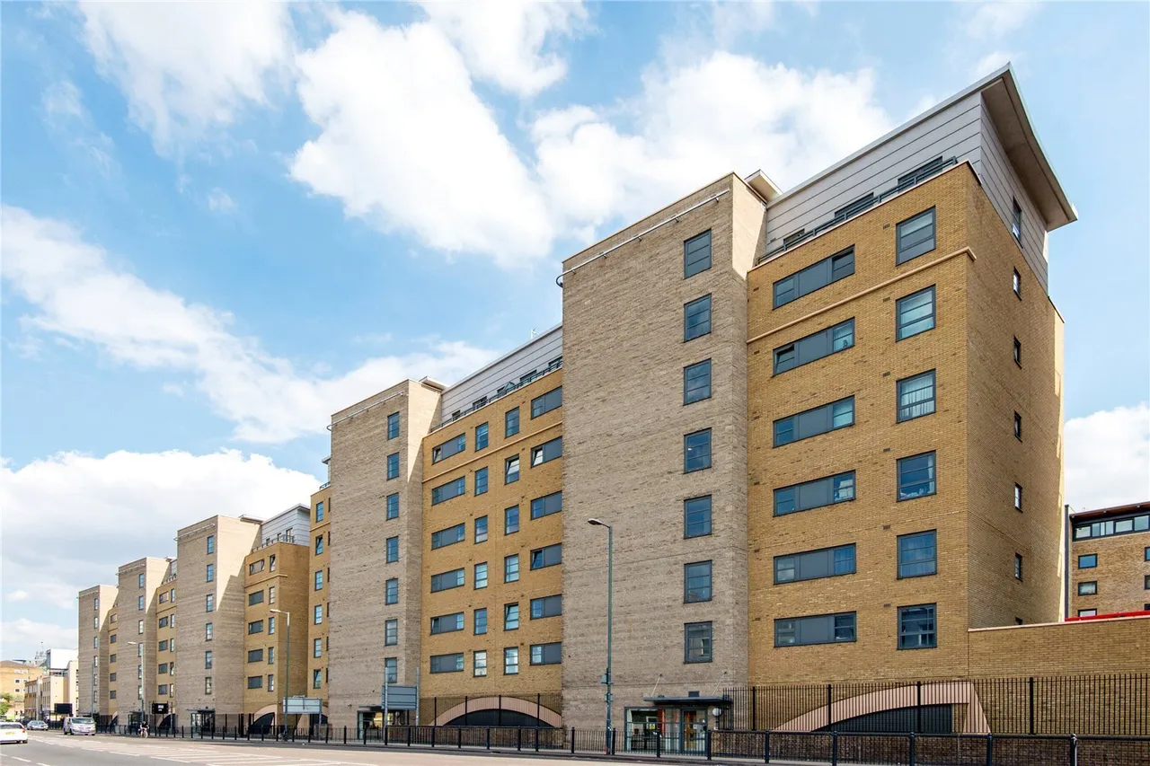 Commercial Road, London, E14, photo 23