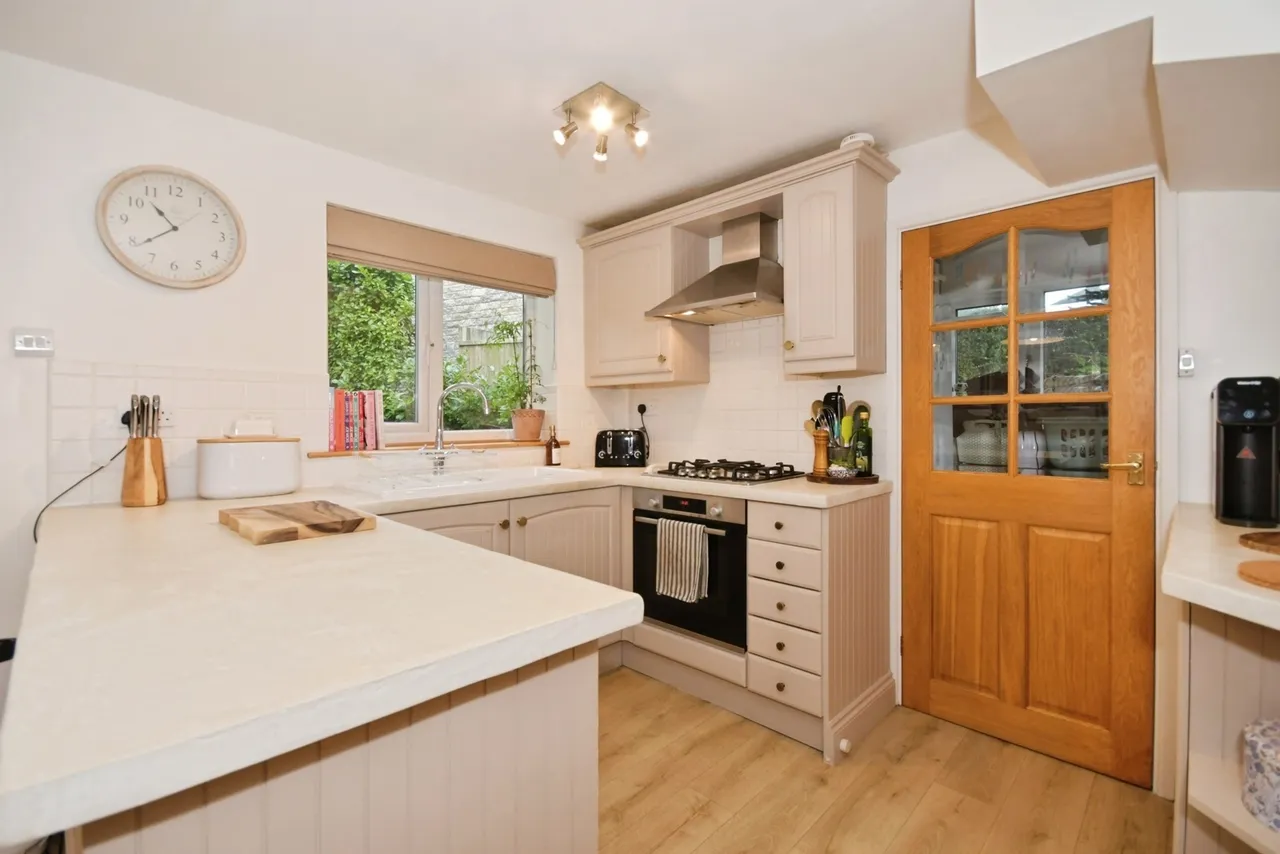 Burdekin Close, Chapel-en-le-Frith, SK23, photo 6