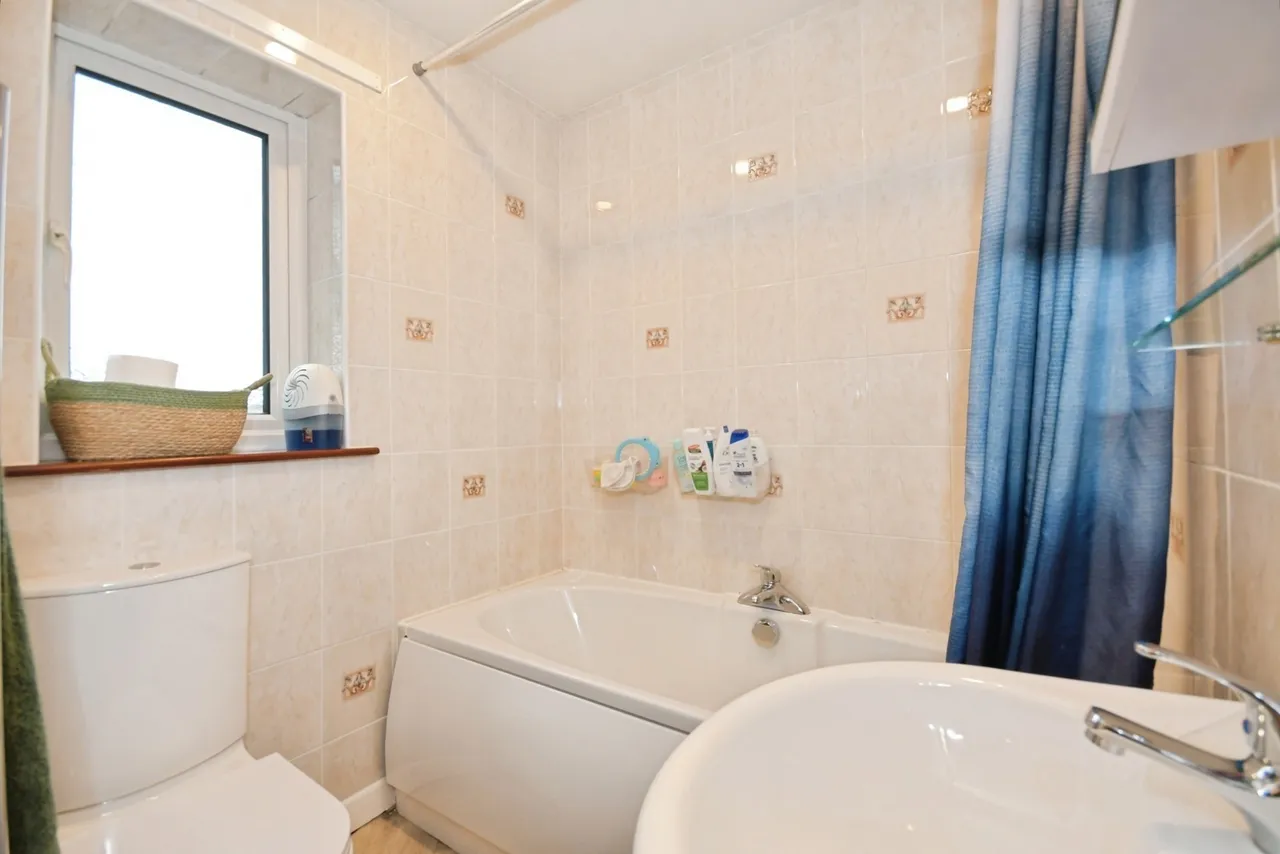 Burdekin Close, Chapel-en-le-Frith, SK23, photo 20