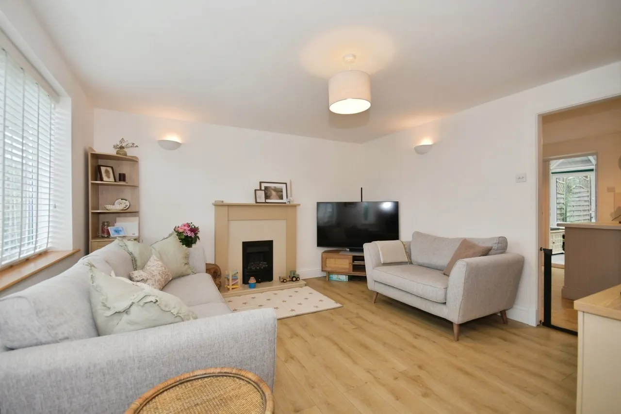 Burdekin Close, Chapel-en-le-Frith, SK23, photo 4