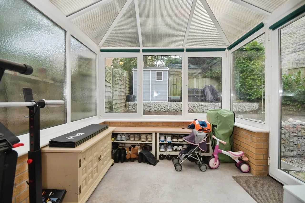 Burdekin Close, Chapel-en-le-Frith, SK23, photo 10