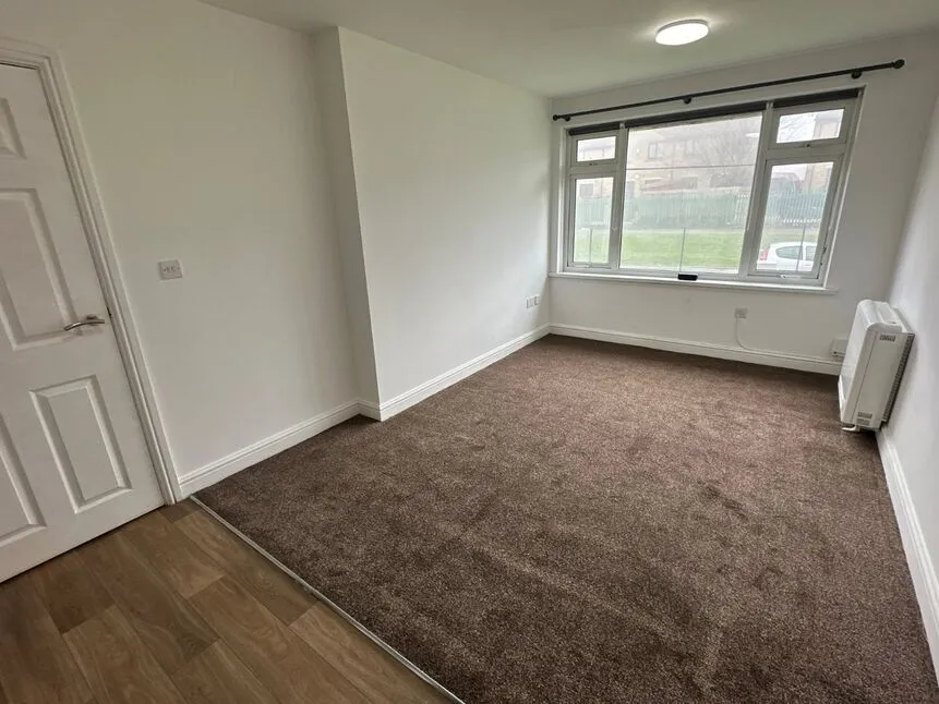 Cumberland Close, HX2, photo 2