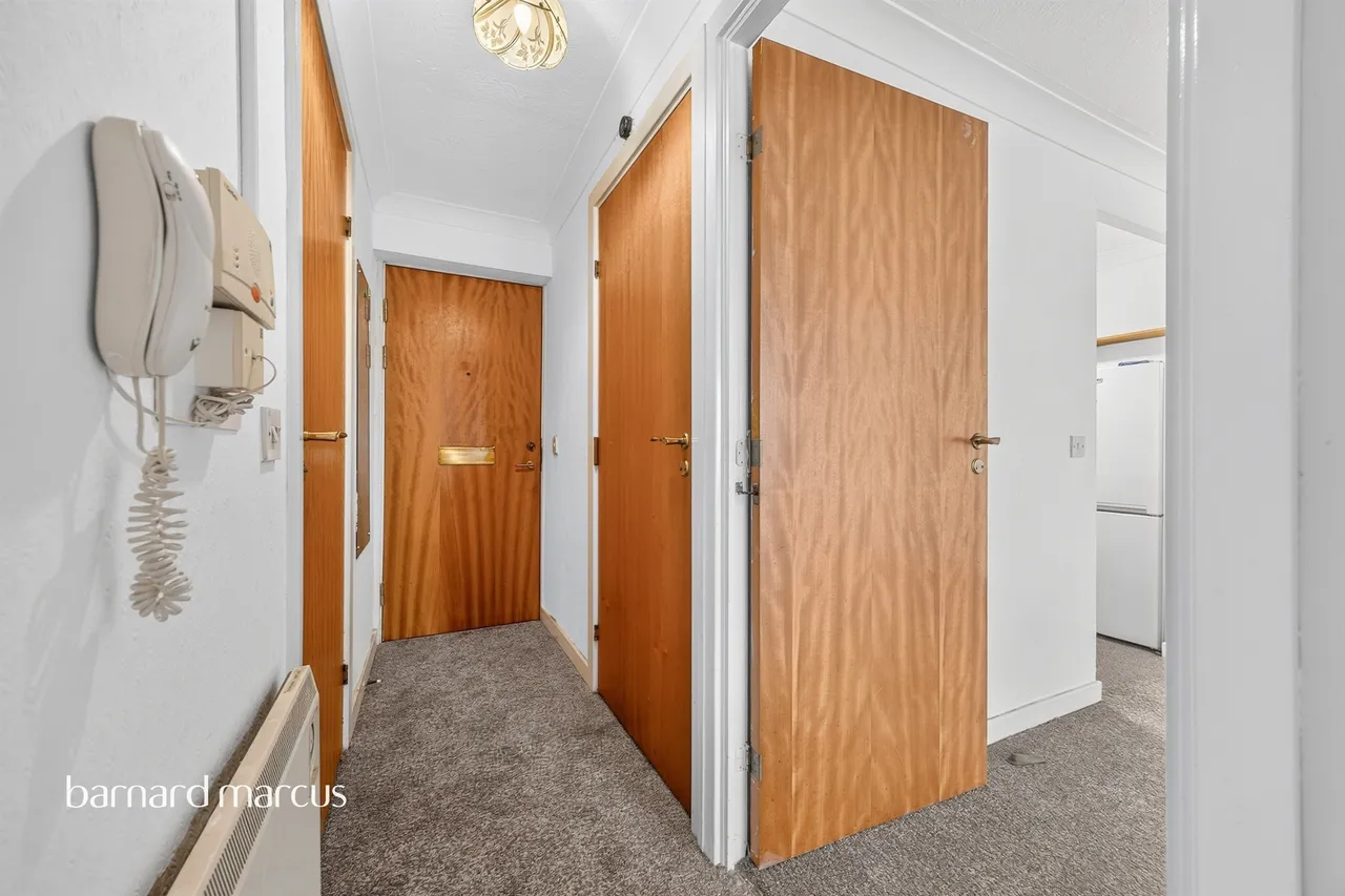 Brighton Road, South Croydon, photo 10