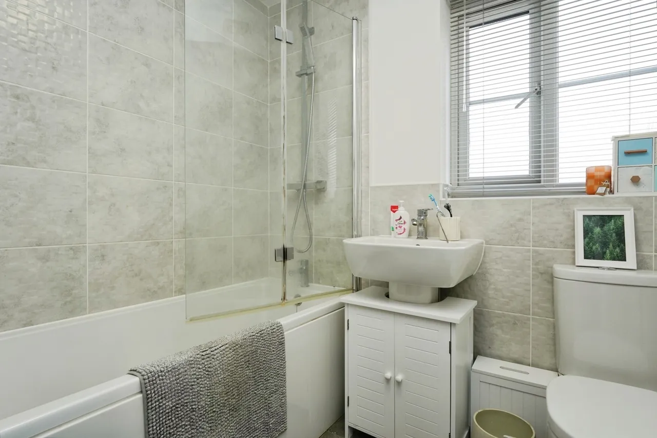 Walker Road, Brockworth, Gloucester, Gloucestershire, GL3, photo 10