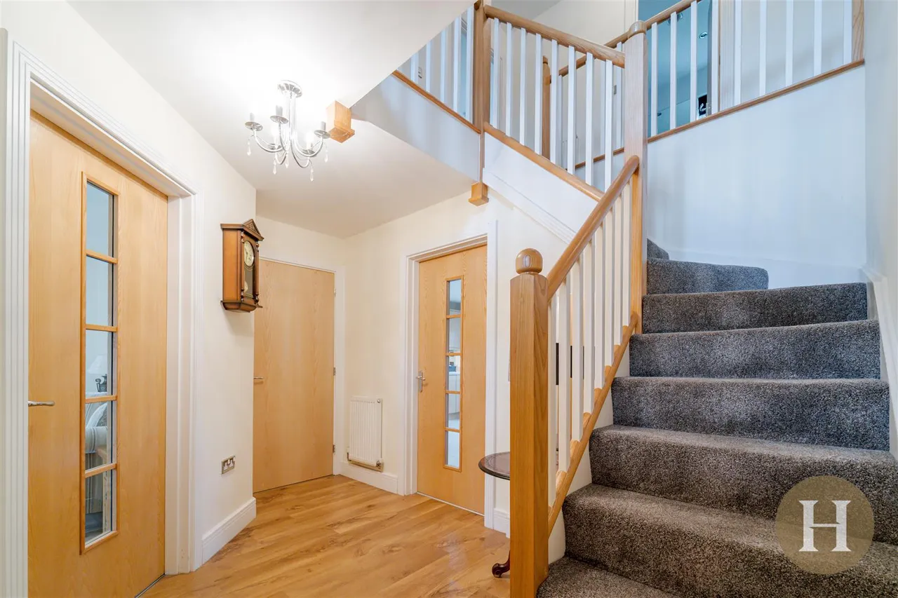 Queens Court, Birmingham, B32, photo 6