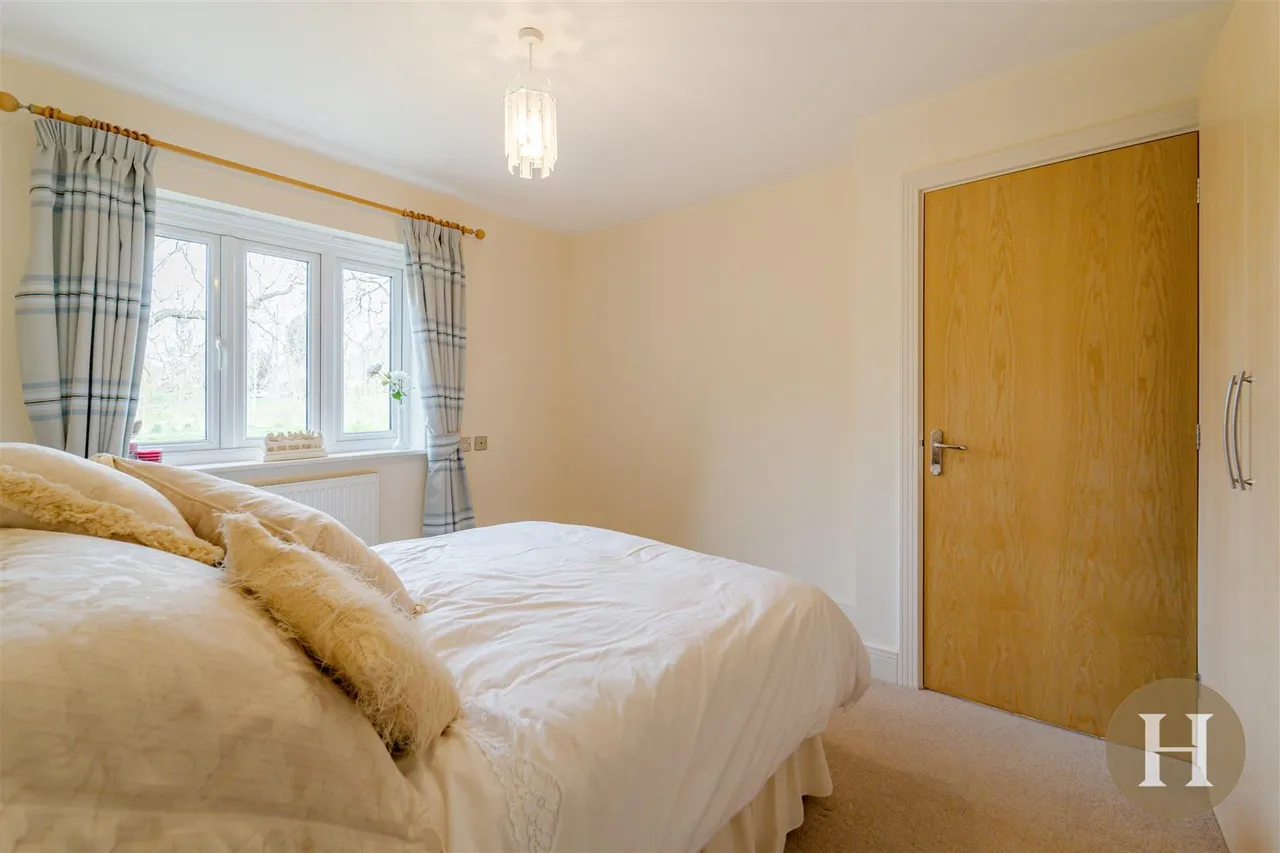 Queens Court, Birmingham, B32, photo 18