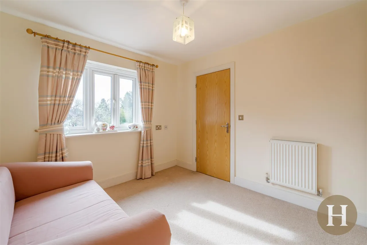 Queens Court, Birmingham, B32, photo 21