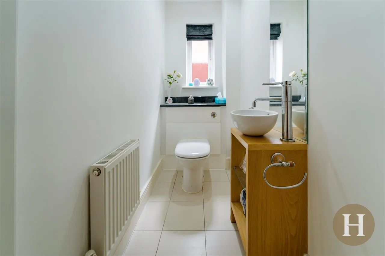 Queens Court, Birmingham, B32, photo 13
