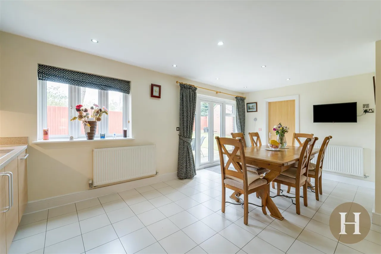 Queens Court, Birmingham, B32, photo 11