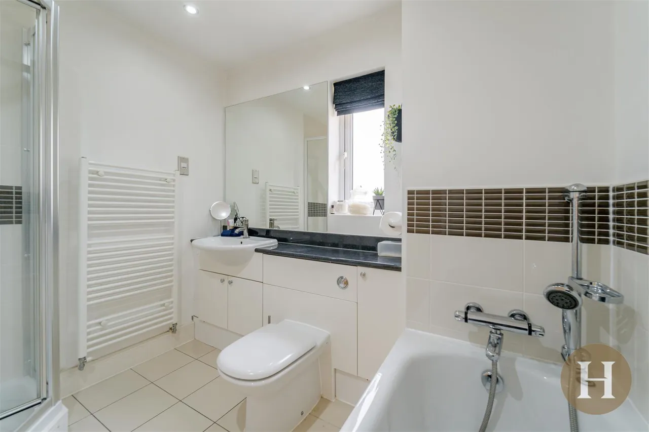 Queens Court, Birmingham, B32, photo 19