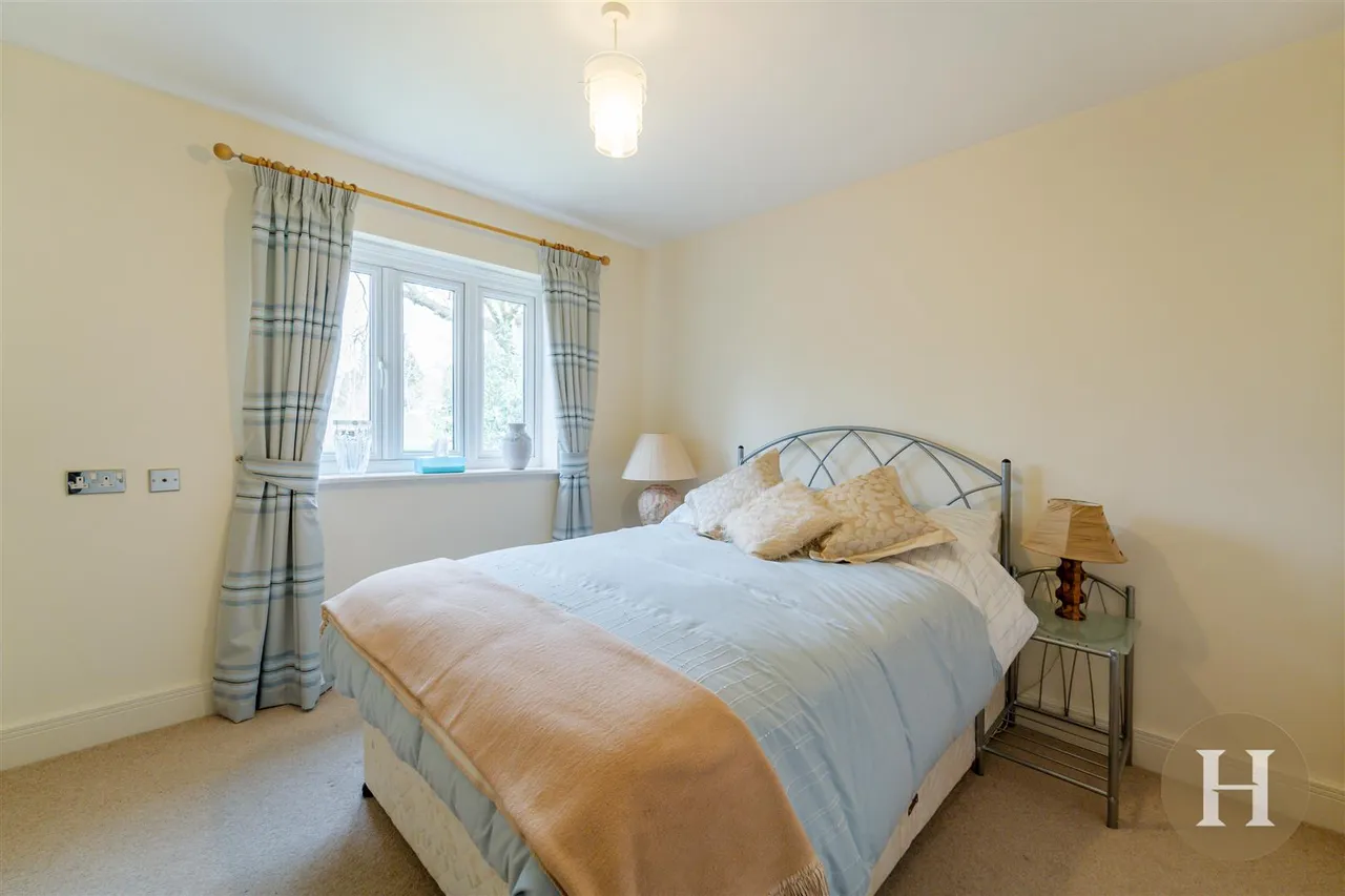 Queens Court, Birmingham, B32, photo 23