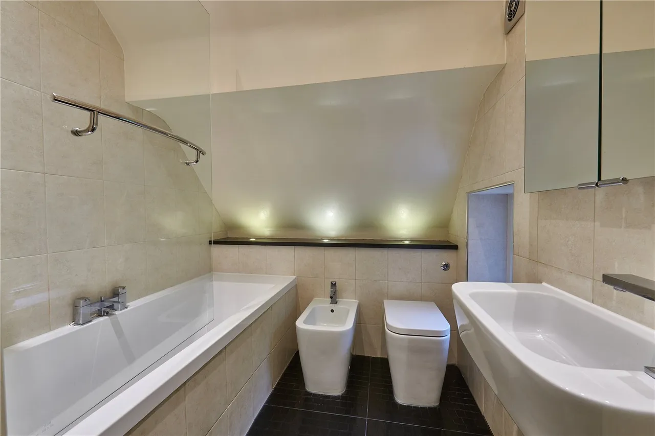 Wainwright Road, Altrincham, WA14, photo 15