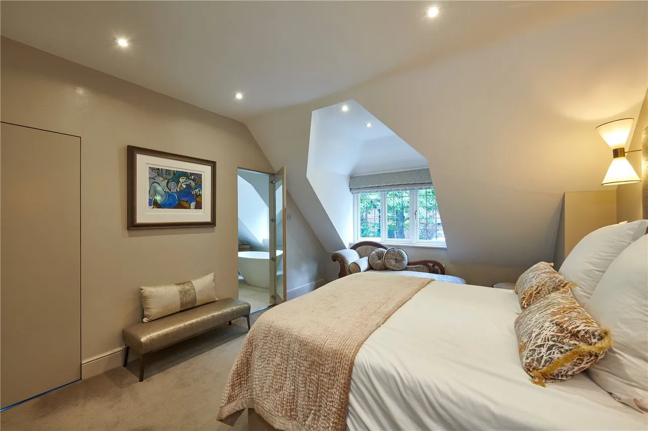 Wainwright Road, Altrincham, WA14, photo 13