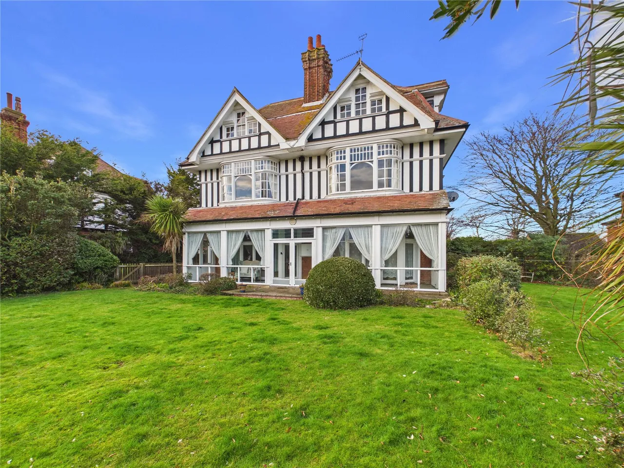 3 bed flat for sale, Hamilton Gardens, Felixstowe, IP11