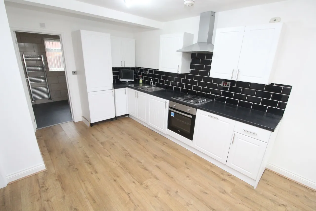 2 bed flat for sale, Enderby, Leicester