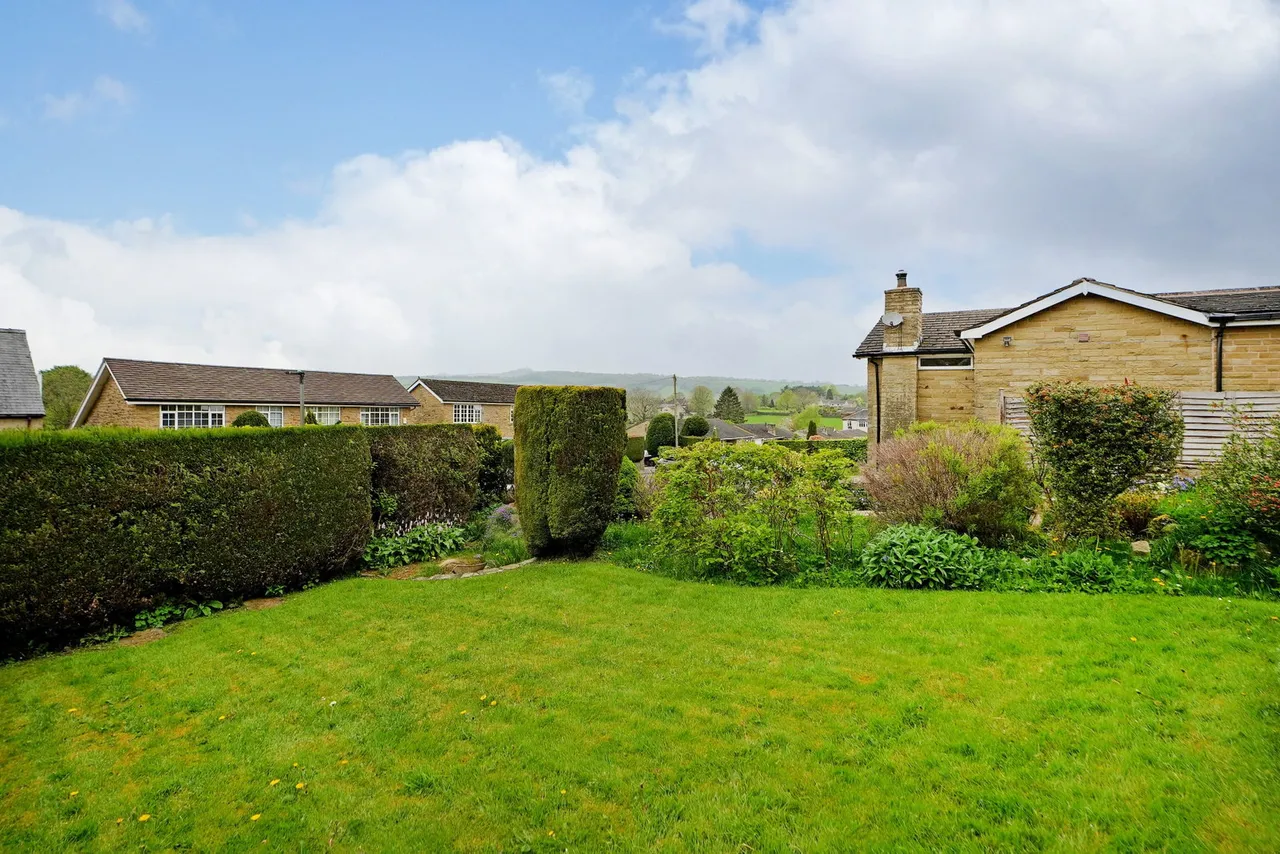 Over Road, Baslow, photo 11