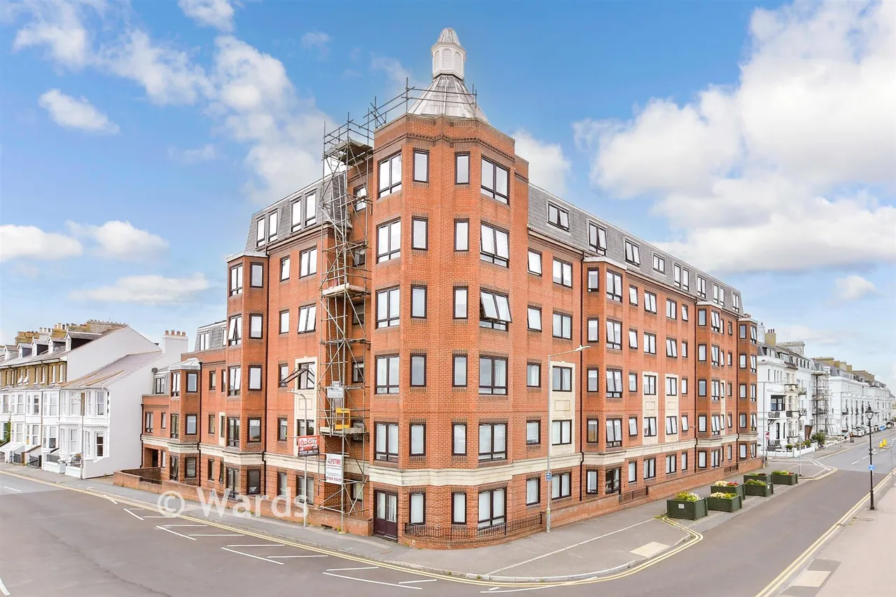 2 bed flat for sale, Ranelagh Road, Deal, CT14