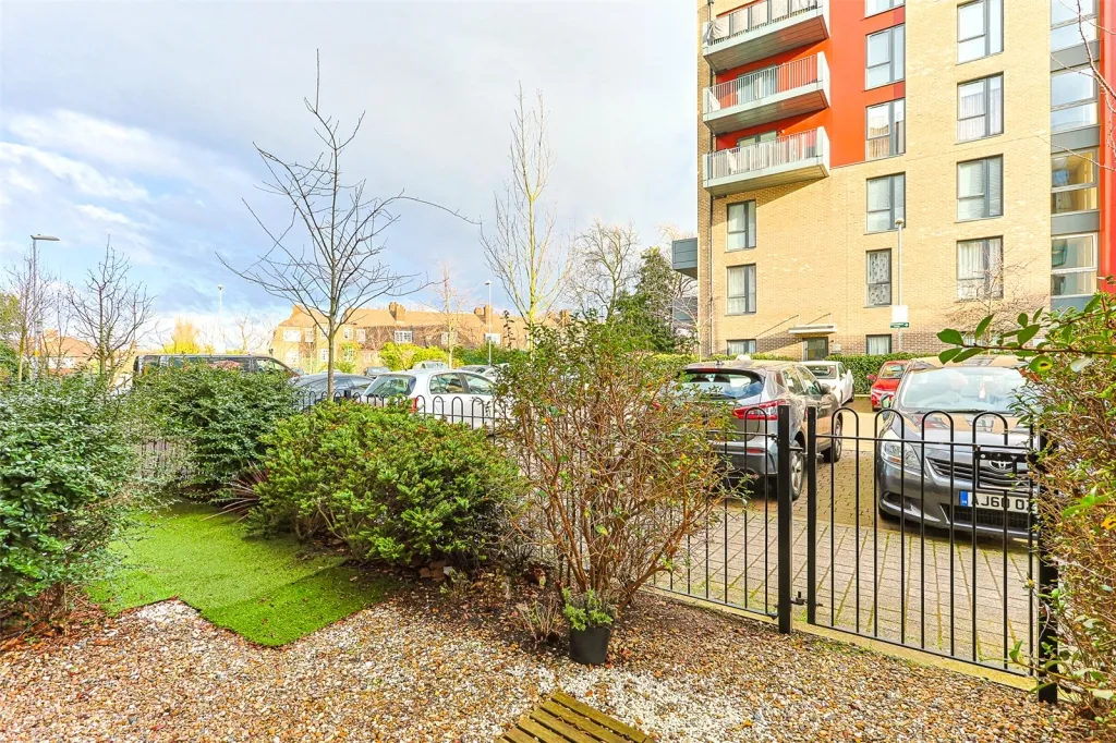Salk Close, Colindale, NW9, photo 10