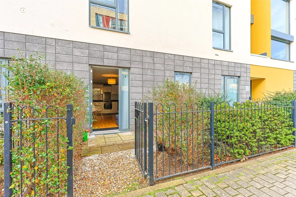 Salk Close, Colindale, NW9, photo 11