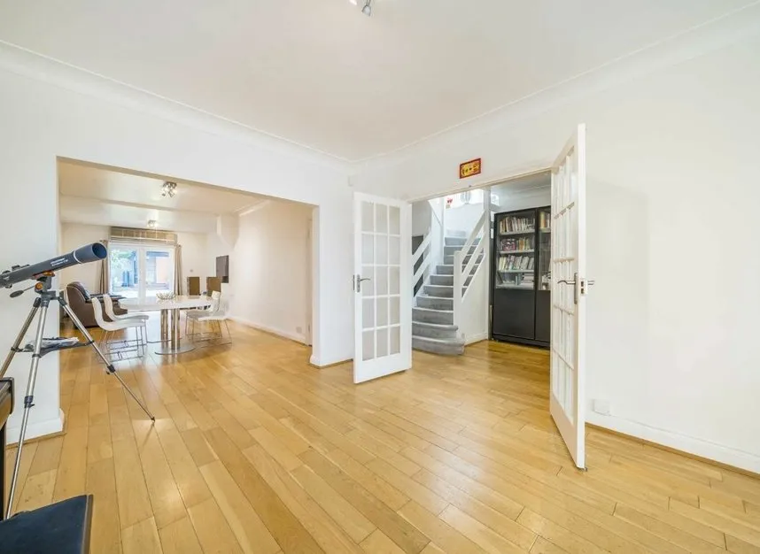 Vaughan Avenue, Hendon, NW4, photo 3