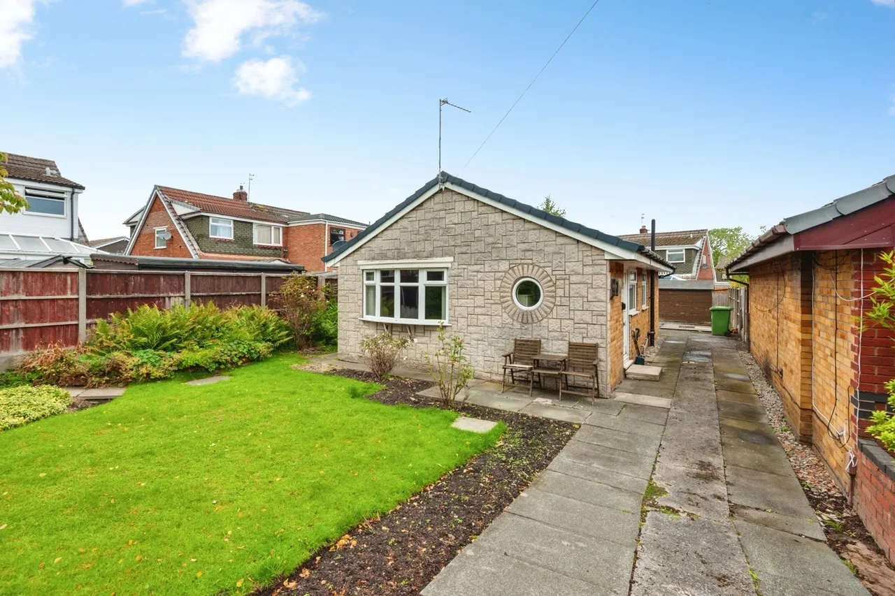 2 bed house for sale, Snowdon Grove, St. Helens, WA9
