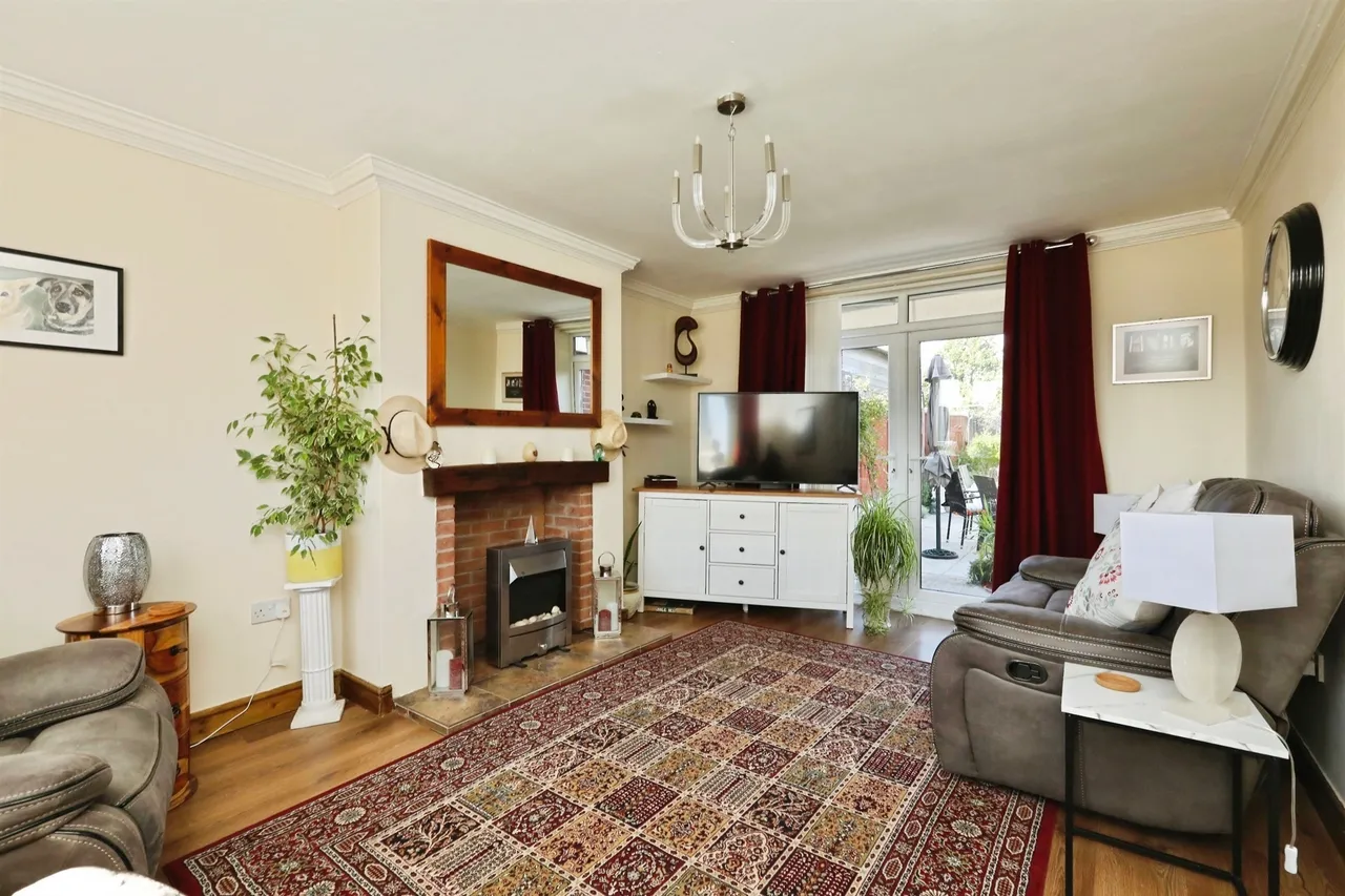 Doncaster Road, Langold, S81, photo 3