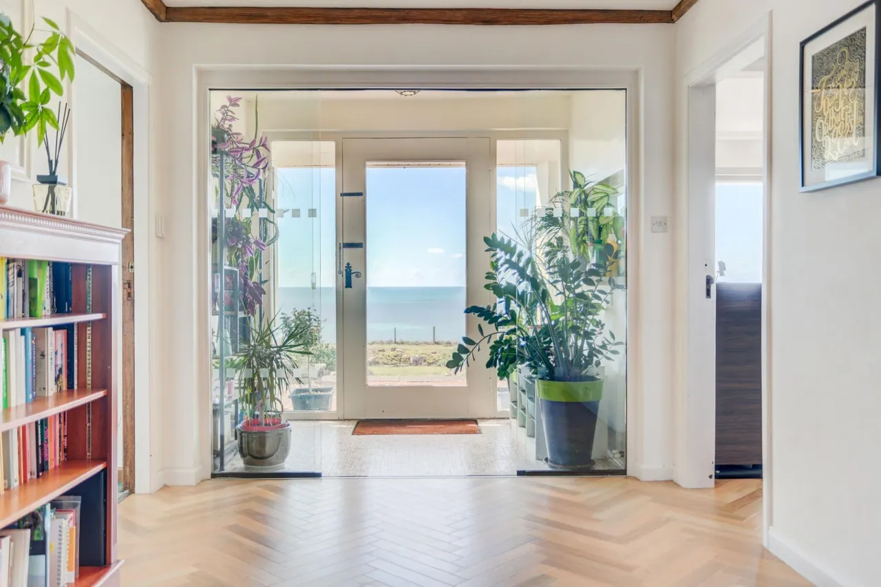 Marine Drive, Saltdean, BN2, photo 5