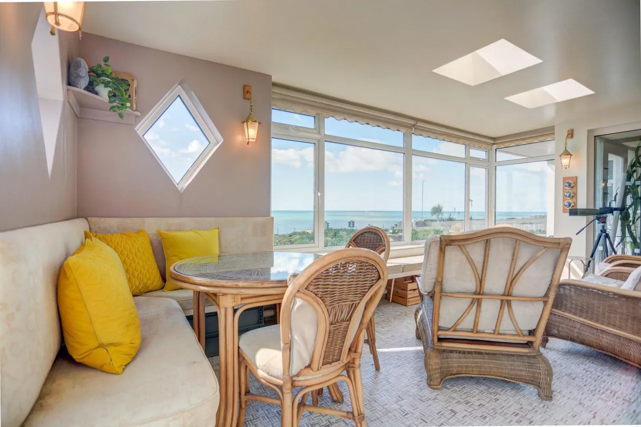 Marine Drive, Saltdean, BN2, photo 11