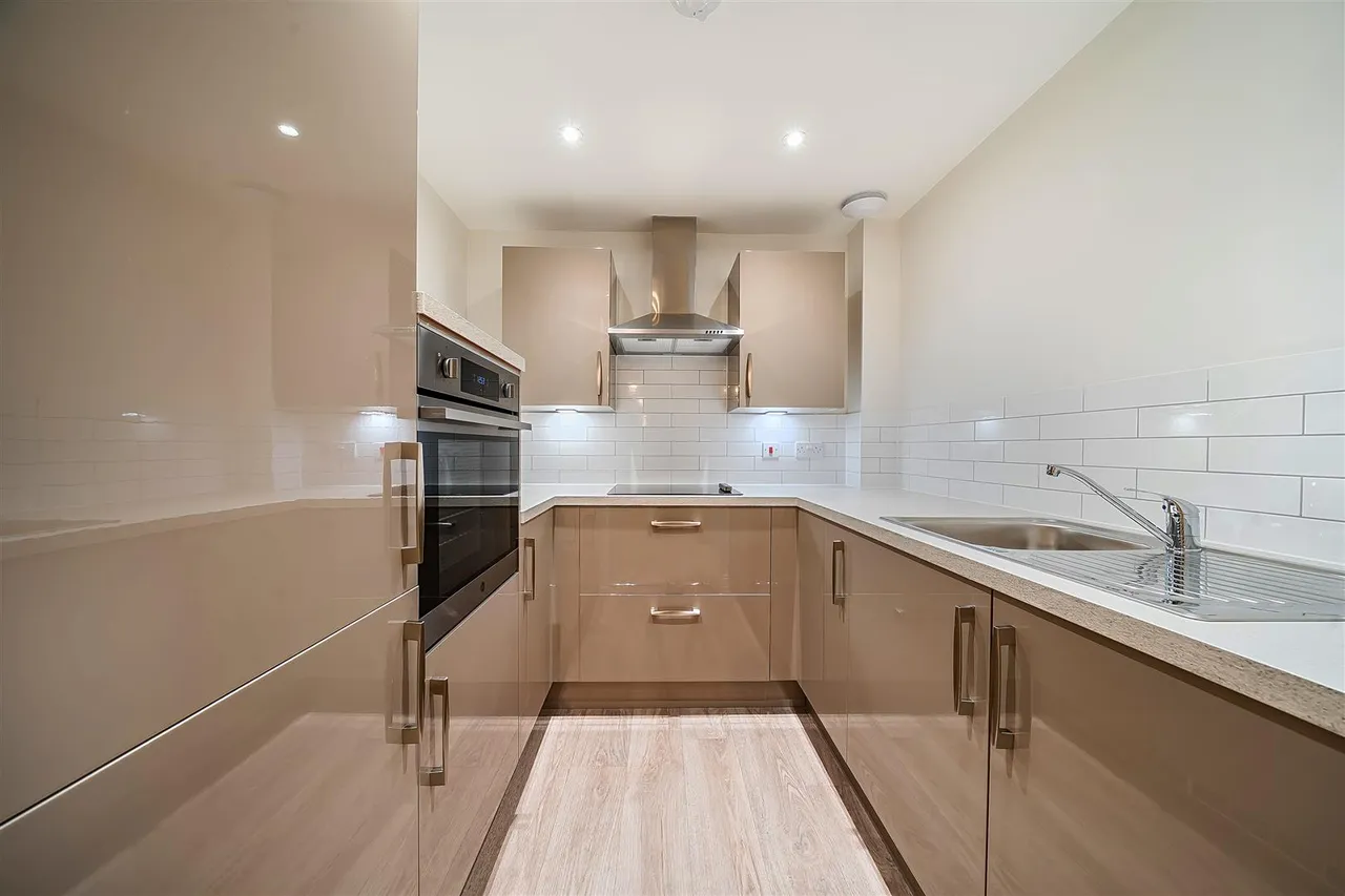 Water Lane, Towcester, NN12, photo 5