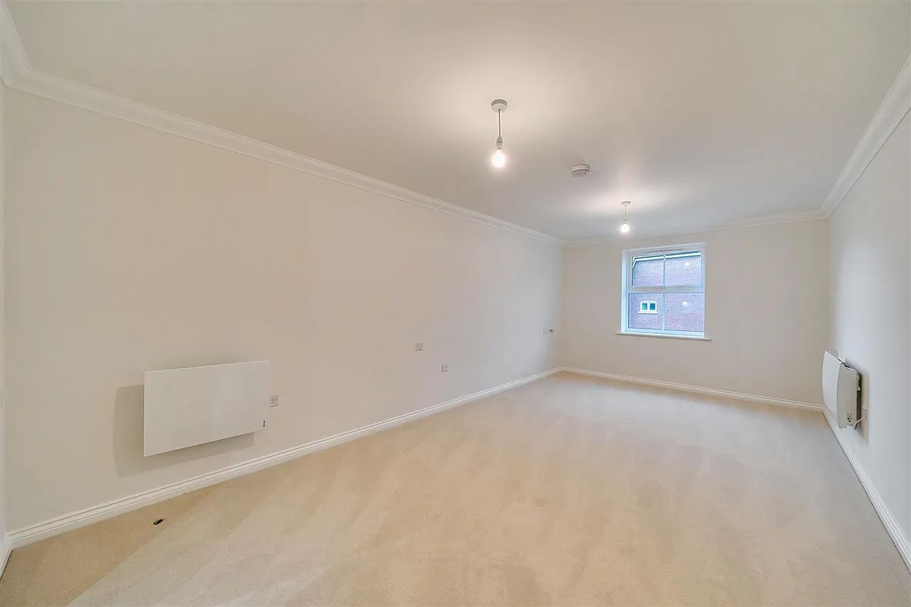 Water Lane, Towcester, NN12, photo 4